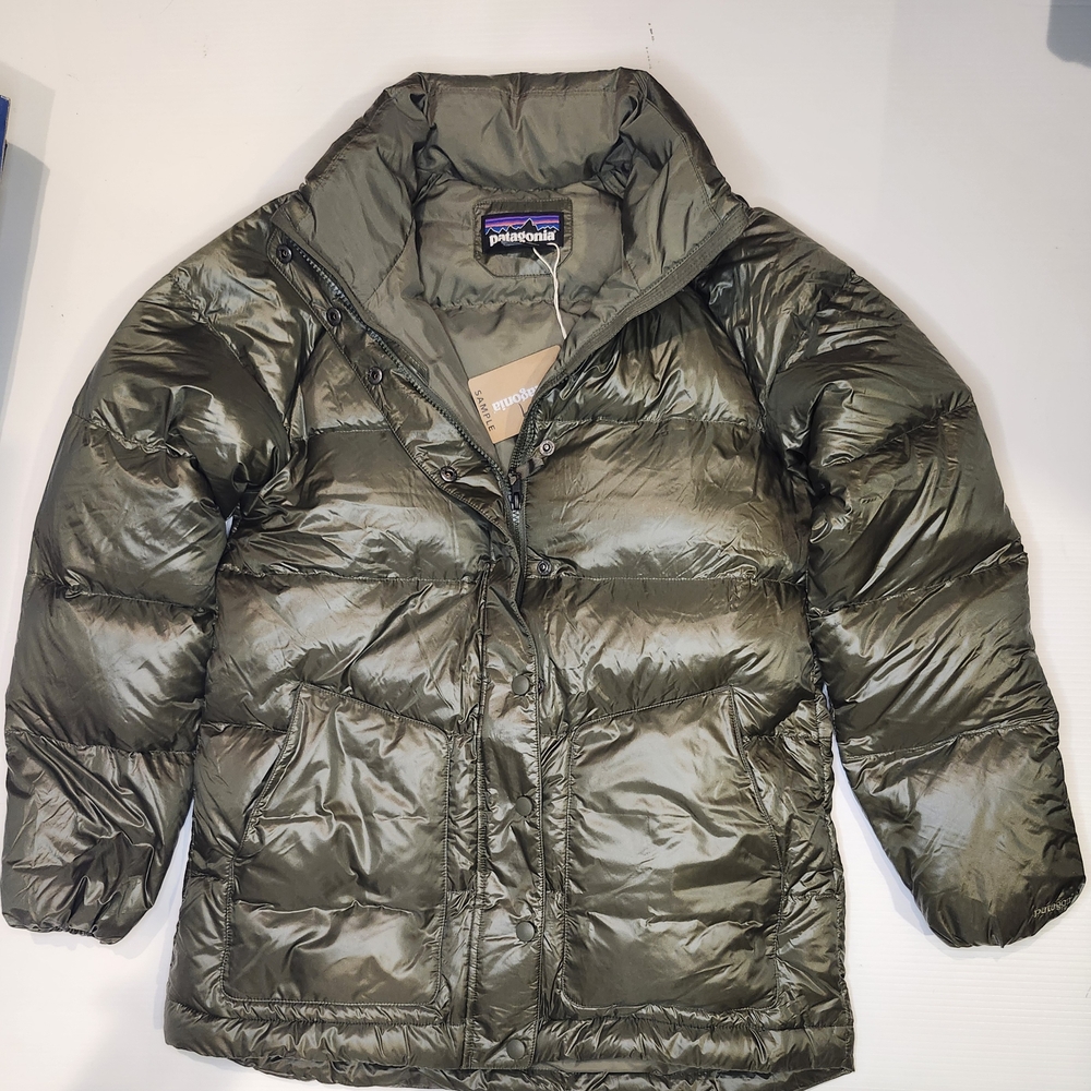 Womens' BNWT Patagonia Raven Rocks Puffer, Size Small Basin Green